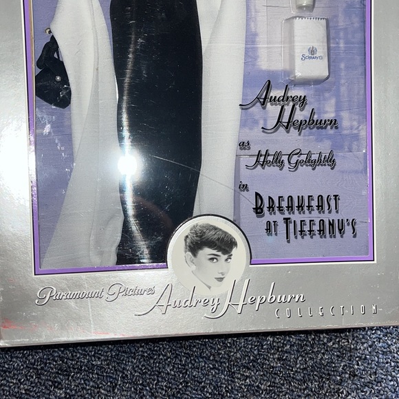 Audrey Hepburn breakfast at Tiffany’s Barbie - Picture 3 of 4